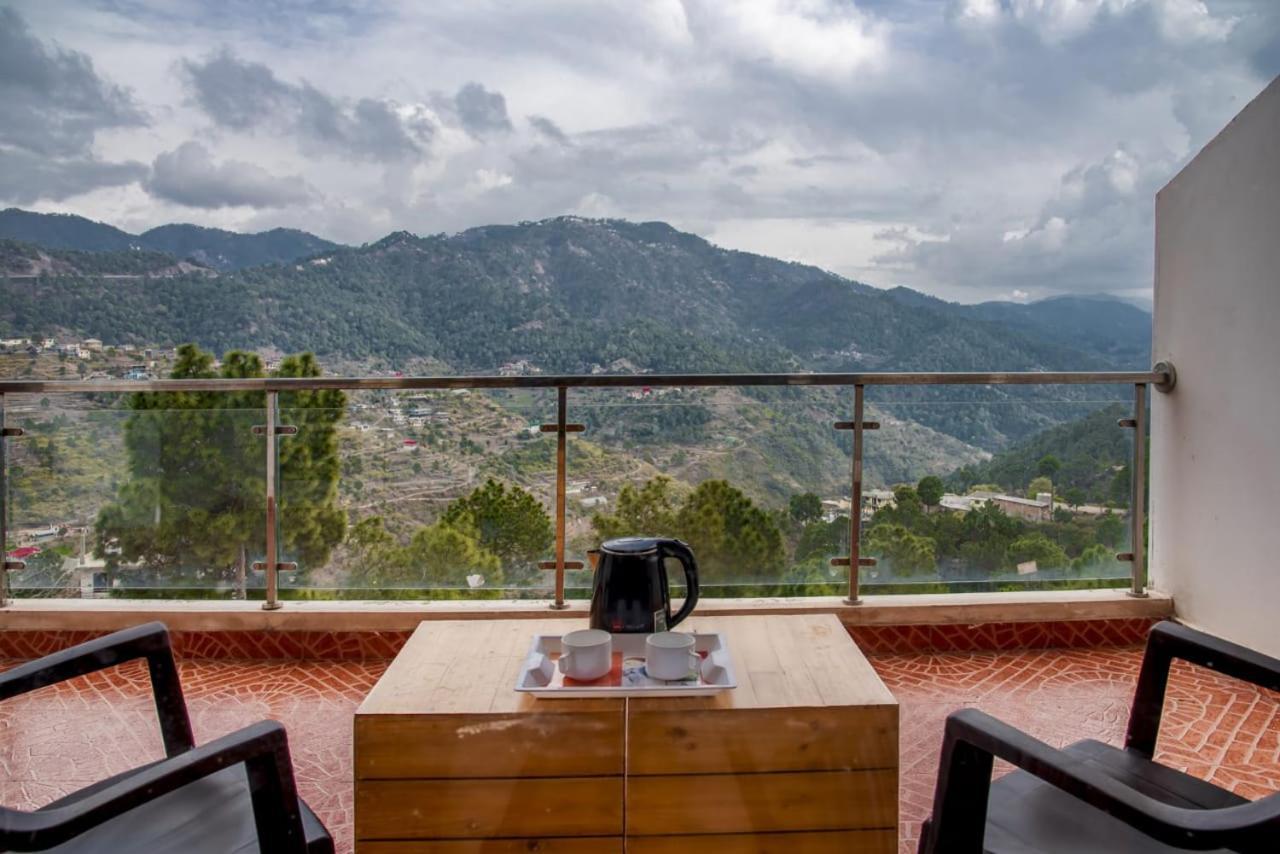 Mystic Forest View Kasauli I Serviced Villa I Best Seller I Vacations I Family Events I Open Air Lawn I Sky Bonfire I Kasauli By Exotic Stays Экстерьер фото