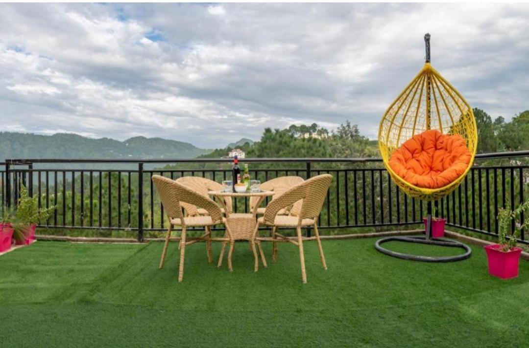 Mystic Forest View Kasauli I Serviced Villa I Best Seller I Vacations I Family Events I Open Air Lawn I Sky Bonfire I Kasauli By Exotic Stays Экстерьер фото