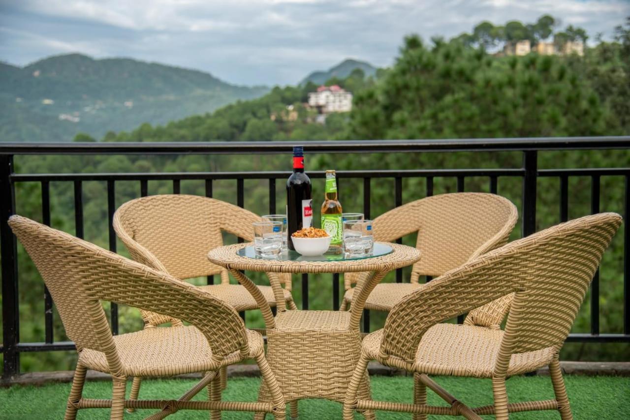 Mystic Forest View Kasauli I Serviced Villa I Best Seller I Vacations I Family Events I Open Air Lawn I Sky Bonfire I Kasauli By Exotic Stays Экстерьер фото